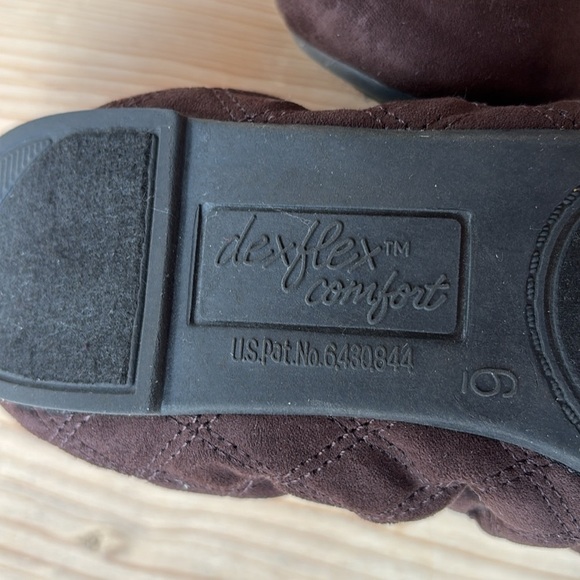 Dexflex Comfort Dark Brown Ballet Shoes Suede Feel Cap Toe Quilt Pattern Size 6 - Picture 6 of 8